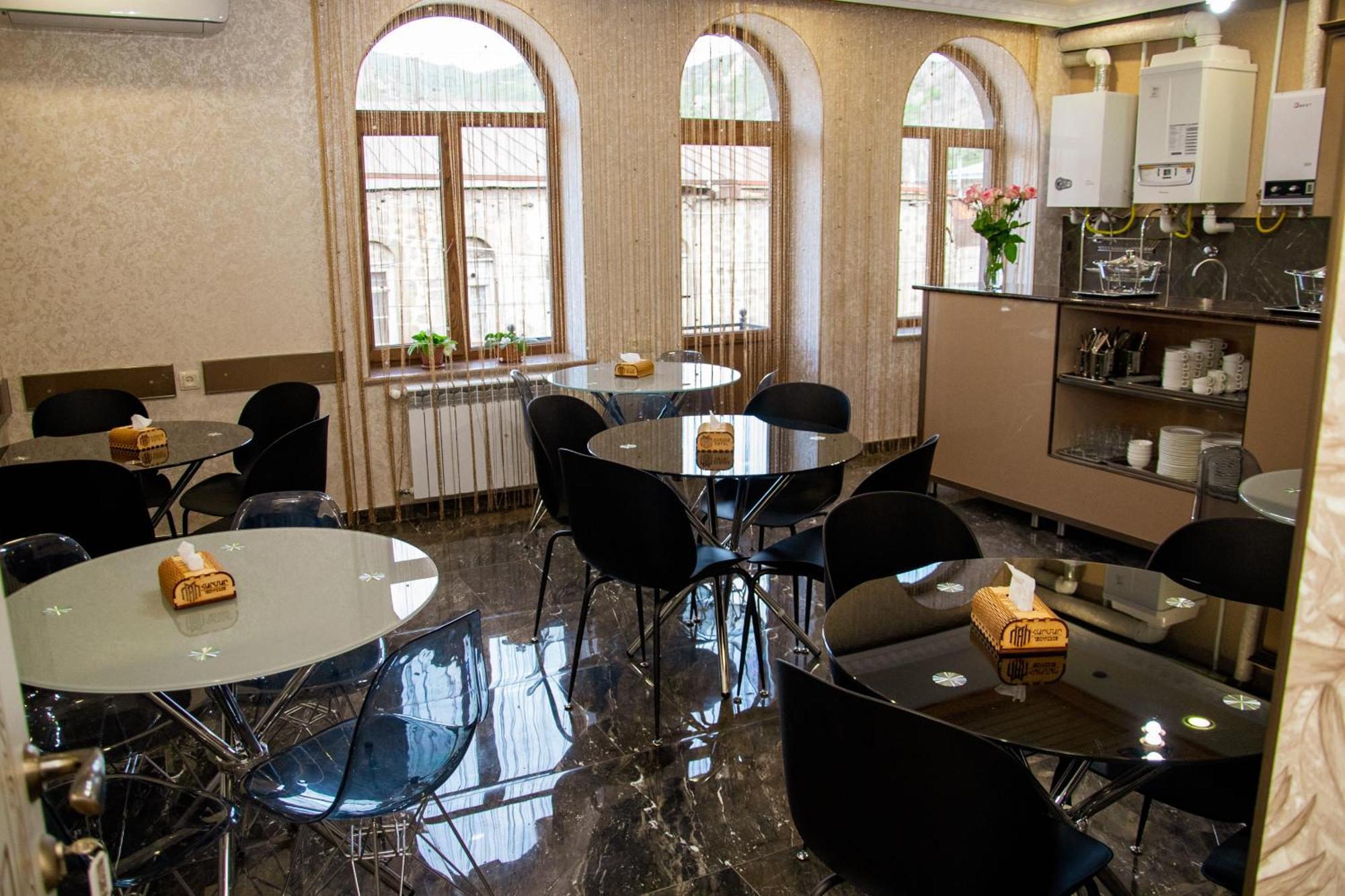 Har-Mar Hotel Goris Exteriör bild